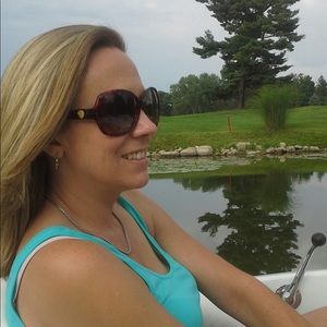 Meet your Posher, Stacy